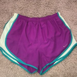Women’s Medium Nike Shorts